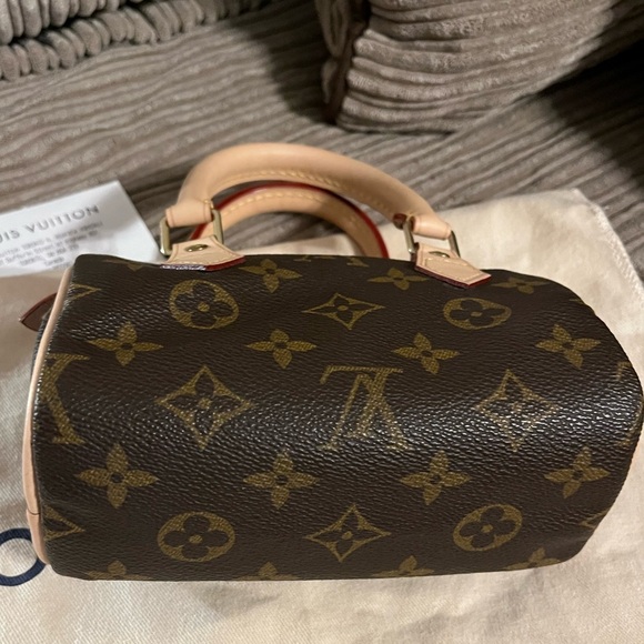 (SOLD)Authentic Vintage Louis Vuitton Mini HL Speedy Monogram - Picture 6 of 10